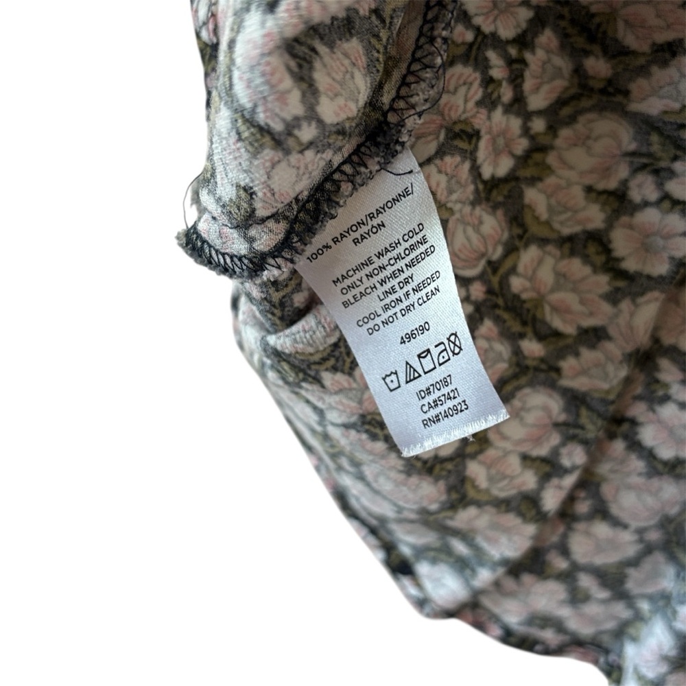 NAME YOUR PRICE • LOFT Black Floral Button Down Top Blouse Tie Sleeves Size 8 - Picture 9 of 9